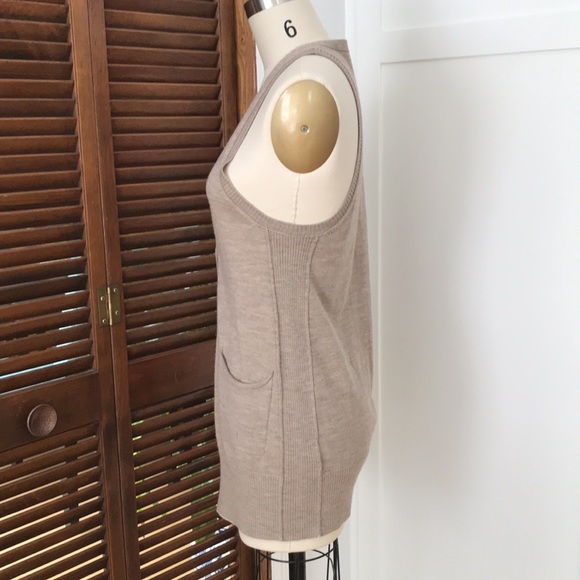 Banana Republic Sweater Vest - Picture 2 of 8